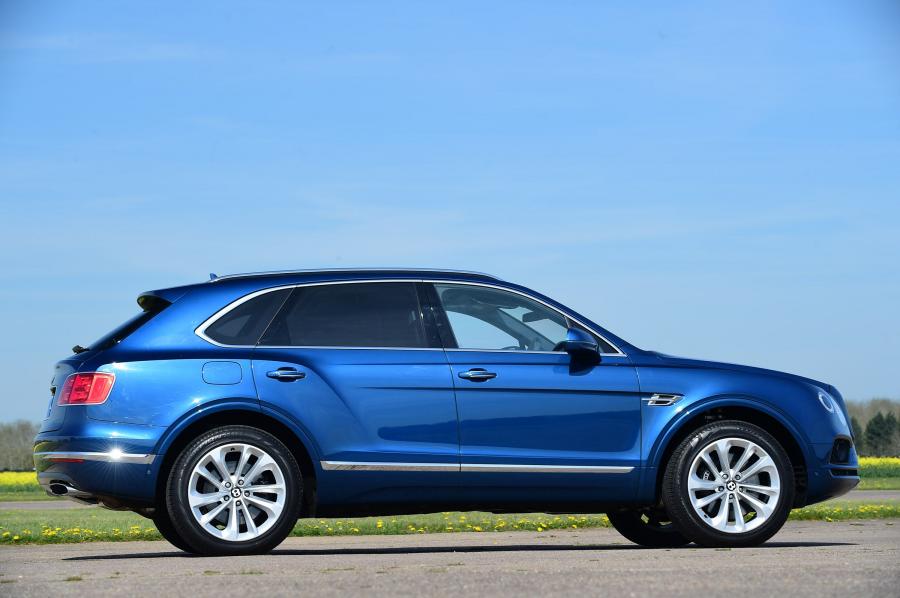  Bentley Bentayga 2016 года  (UK) (фото 6 из 15)